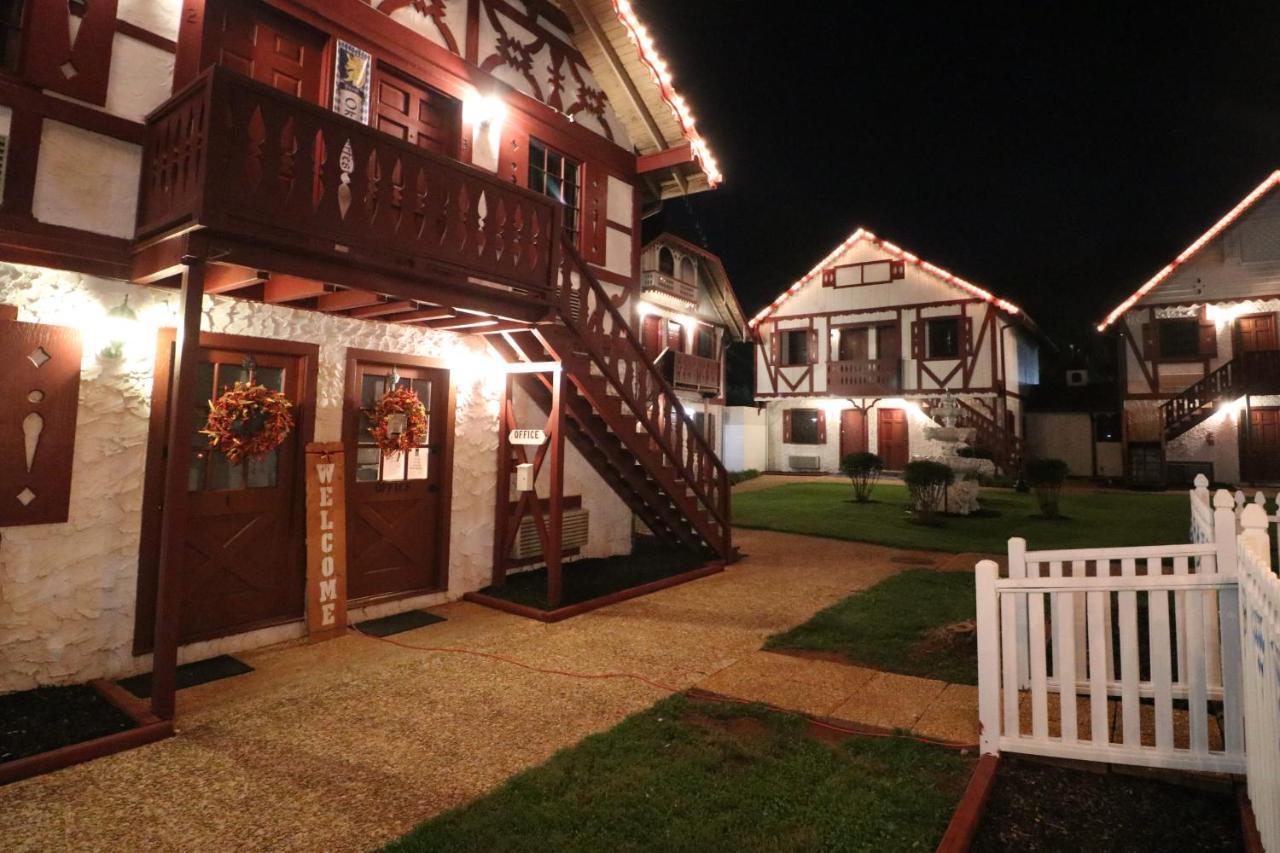 Alpine Village Inn Helen Exterior foto